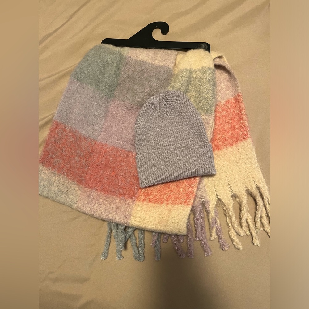 Hat and scarf set
